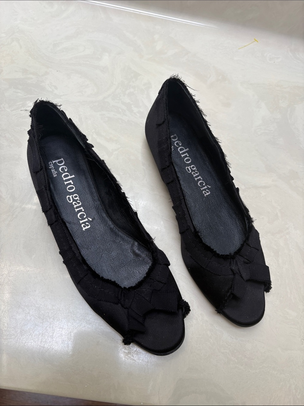 Pedro Garcia sz 39 Black Satin Peep toe flats